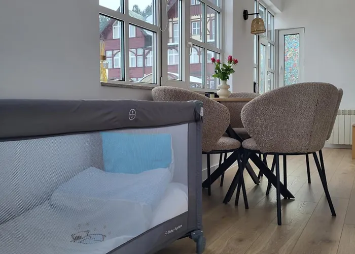 Апартаменты Karkonosze - Patio Na Deptaku Z Parkingiem W Cenie Карпач